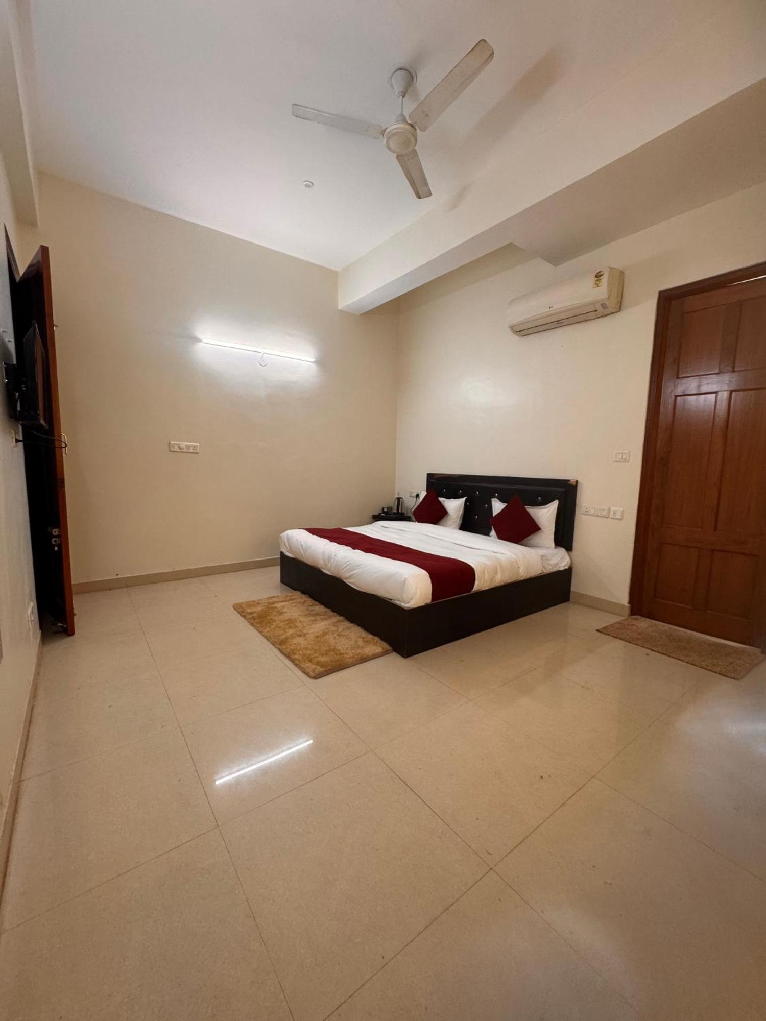 Hl Grand Hotel Lucknow Dış mekan fotoğraf