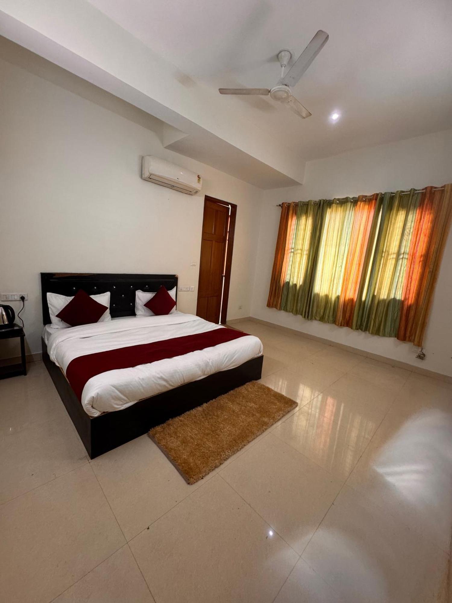Hl Grand Hotel Lucknow Dış mekan fotoğraf