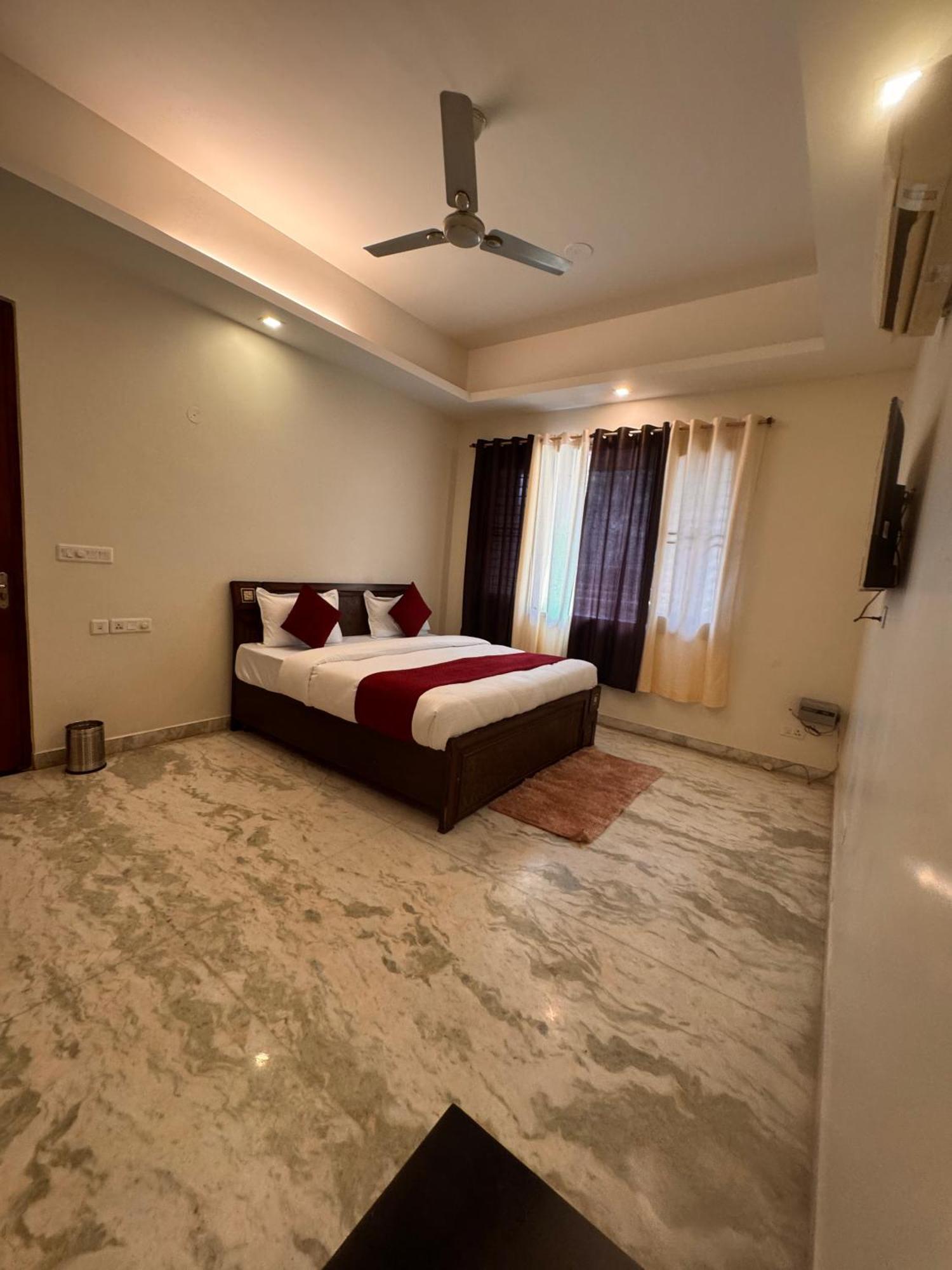 Hl Grand Hotel Lucknow Dış mekan fotoğraf