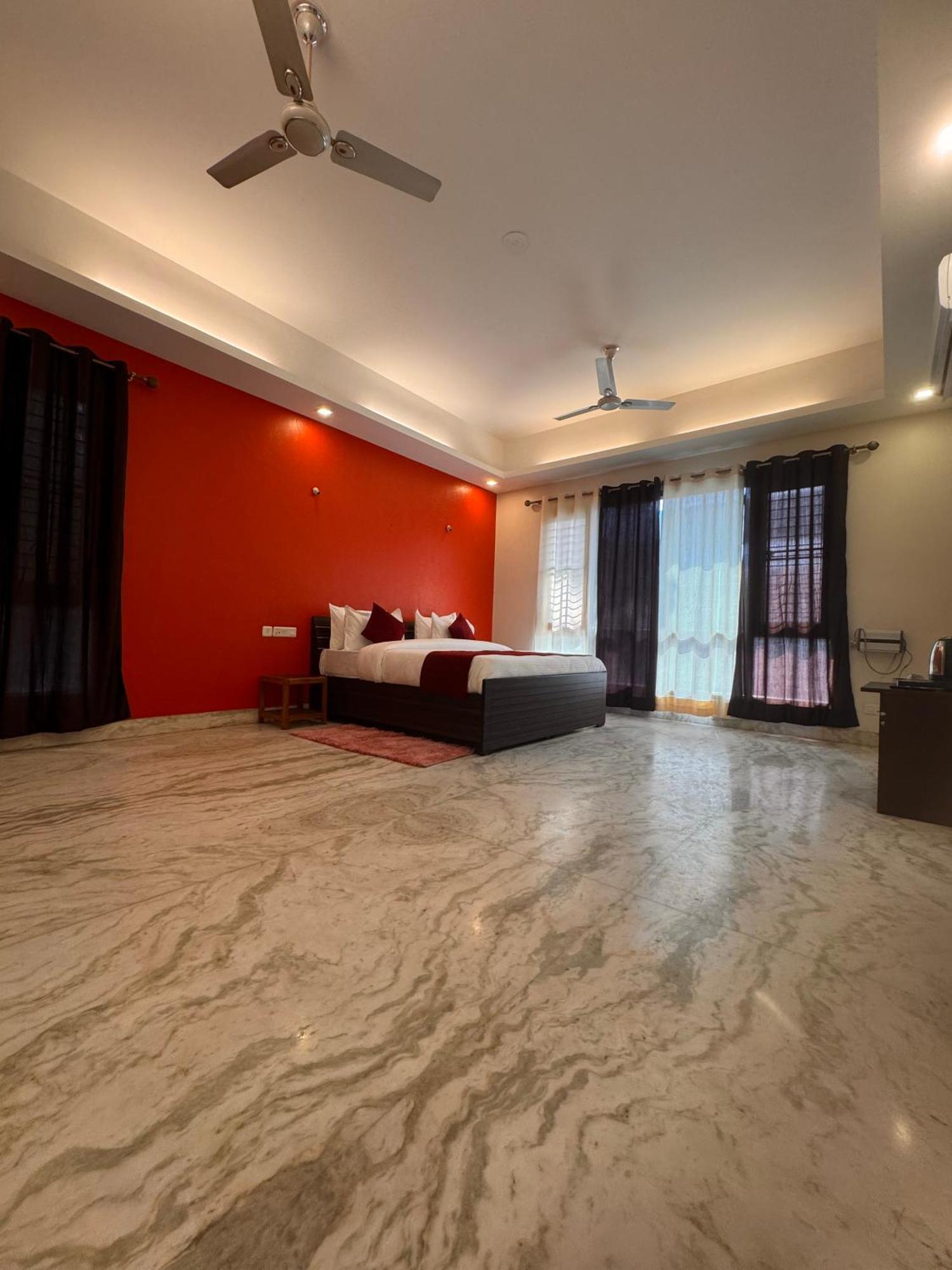 Hl Grand Hotel Lucknow Dış mekan fotoğraf