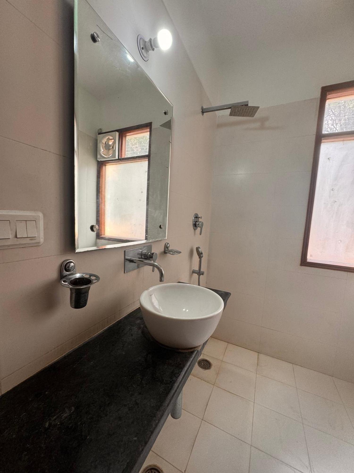 Hl Grand Hotel Lucknow Dış mekan fotoğraf